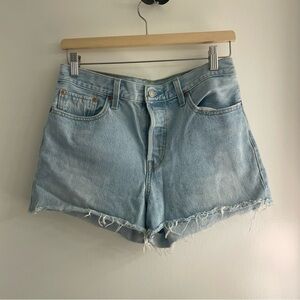 Levi's wedgie shorts in light blue